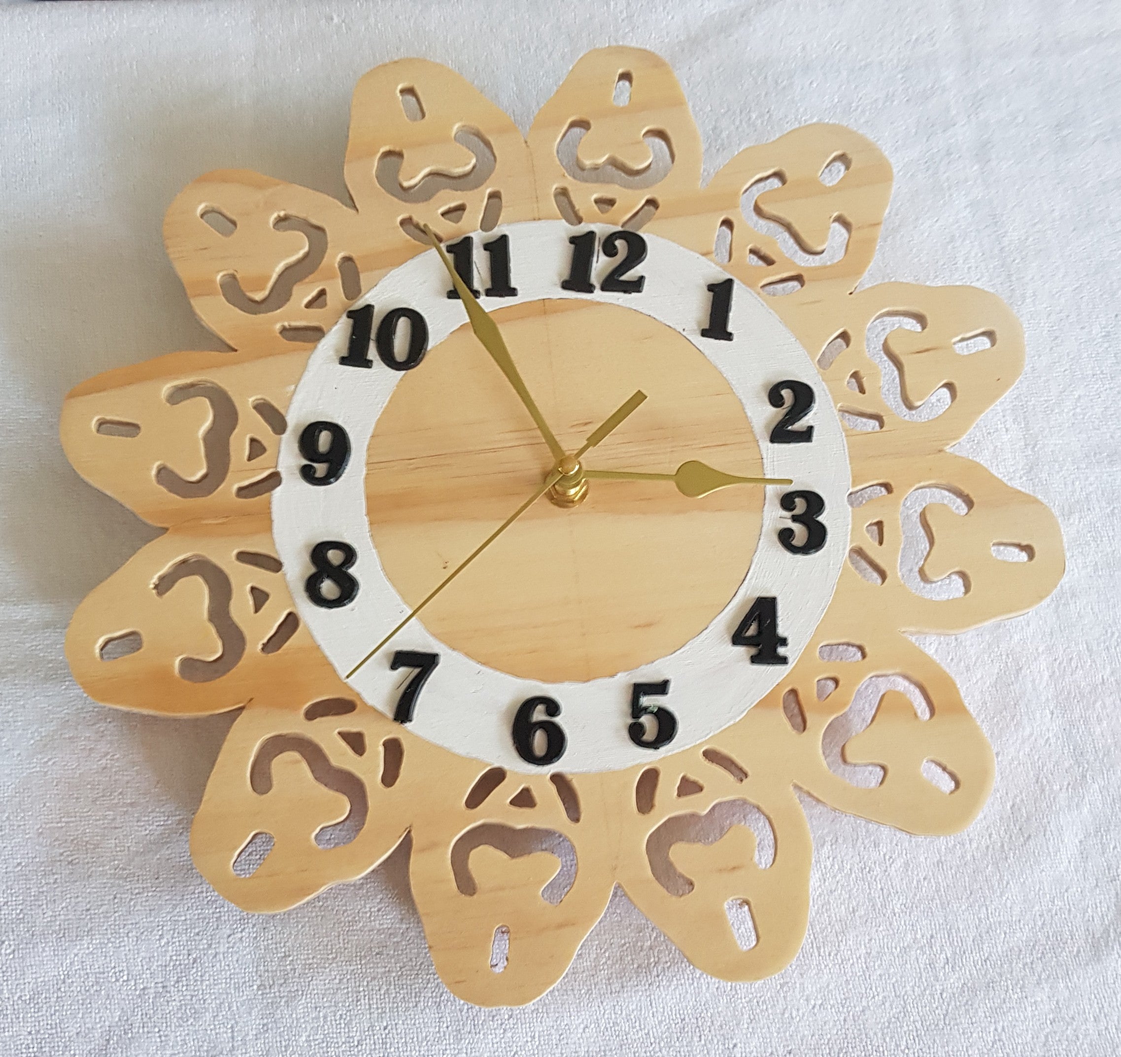 60 cutout clock (Natural)