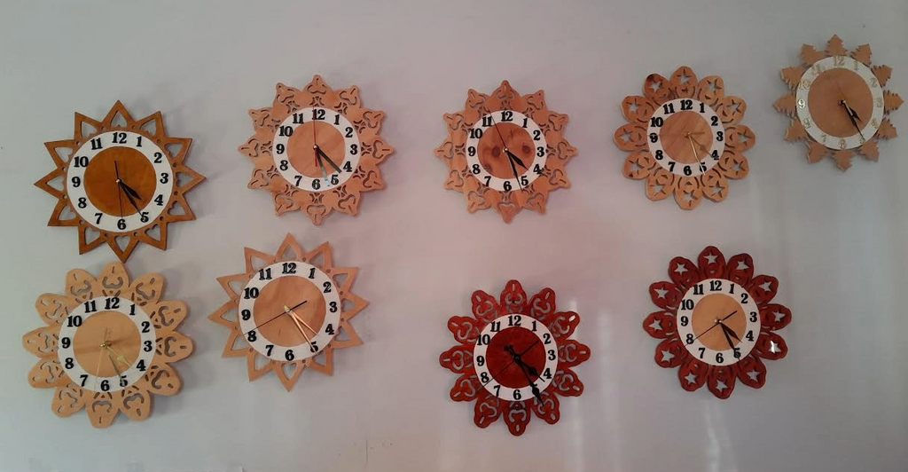 Handcrafted Wooden Wall Clock 30cm – Natural, Maple & Teak Stain | Wonderful Wooden Wall Clocks